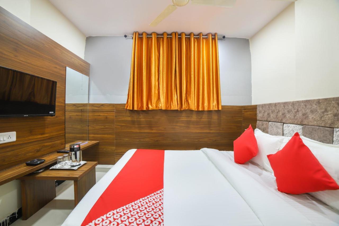 Oyo 67345 Hotel Anjani Inn Naroda Exterior photo